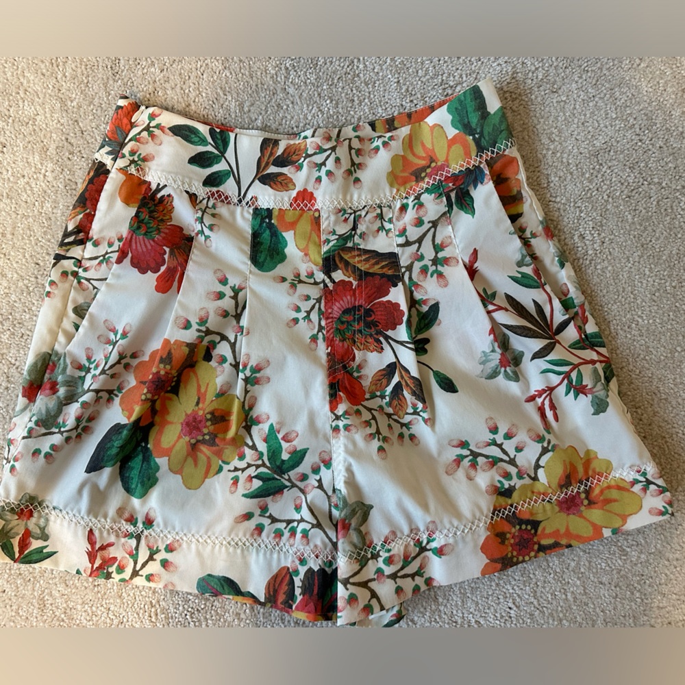 Agua Bendita Floral Shorts